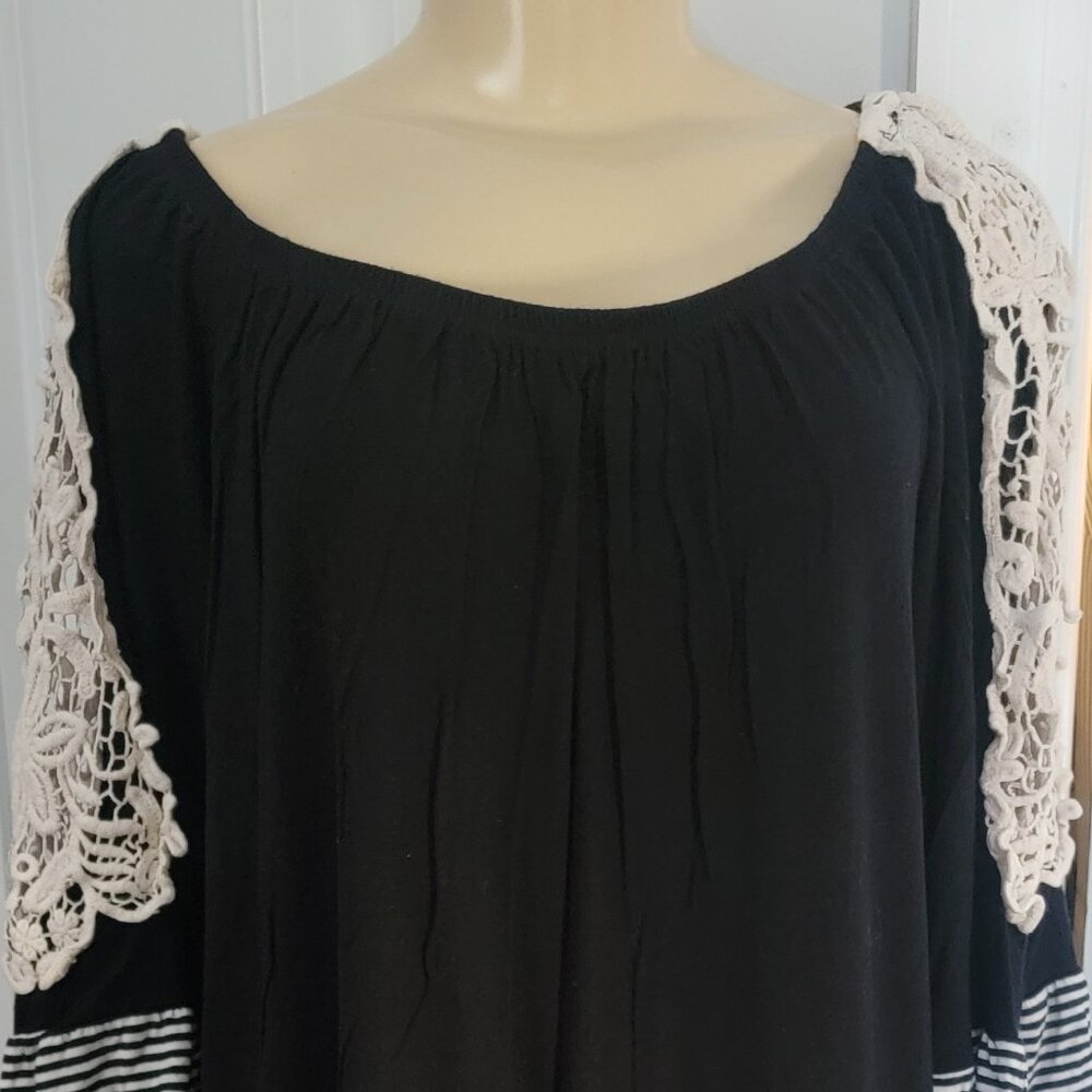 Emerald Brand Mixed Media Black with Lace Tunic Top - Picture 9 of 16
